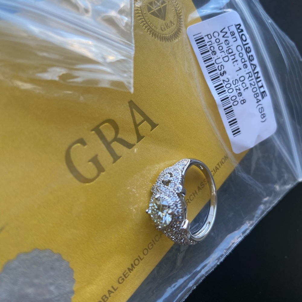 Elegant Silver Moissanite Ring